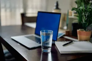 dostęp do świeżej wody w biurze